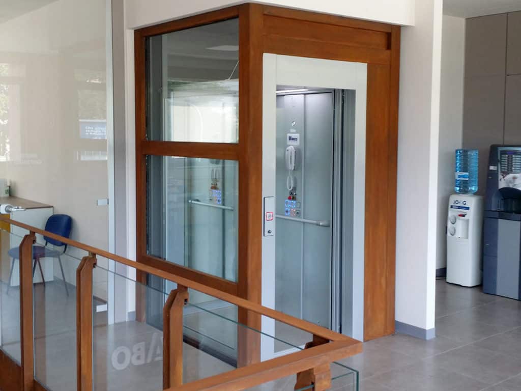 Un ascensore EcoVimec negli uffici di Cotabo a Bologna